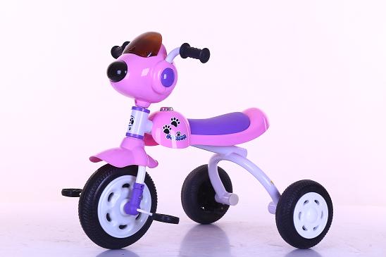 CHILD'S TRICYCLE
